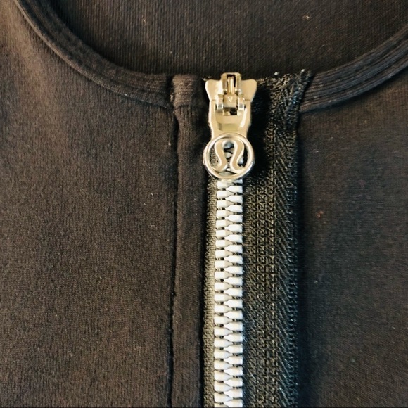 LULULEMON WOMENS BLACK RACERBACK ATHLETIC TANK WITH ZIPPER EST SZ 8 - Picture 2 of 9